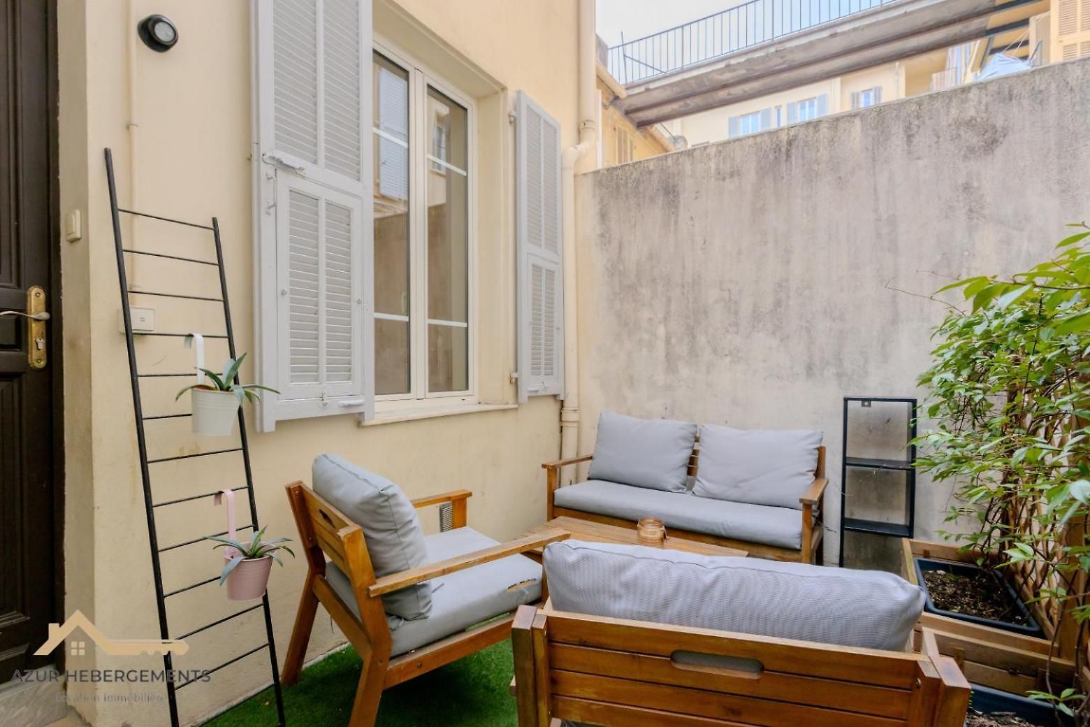 Georges 2 Pieces Lumineux Au Centre * Nice