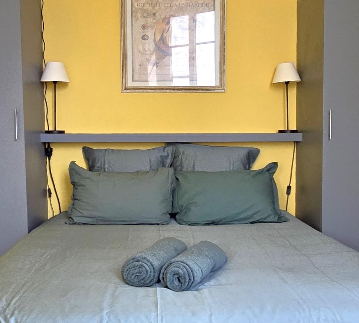 Sunny Loft At Gate Of Old * Nice