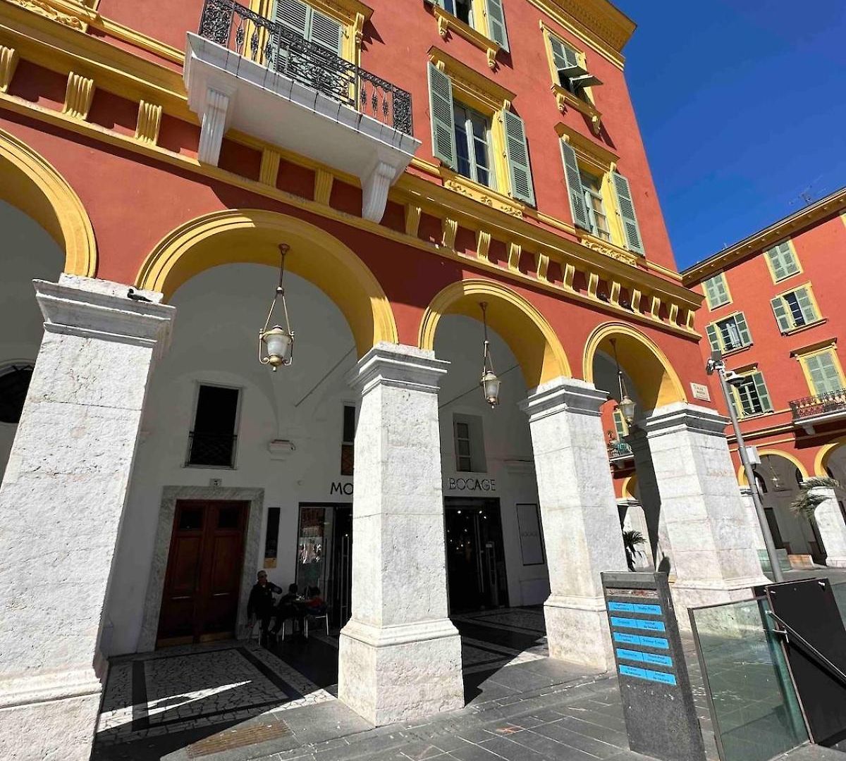 Place Massena Apartment