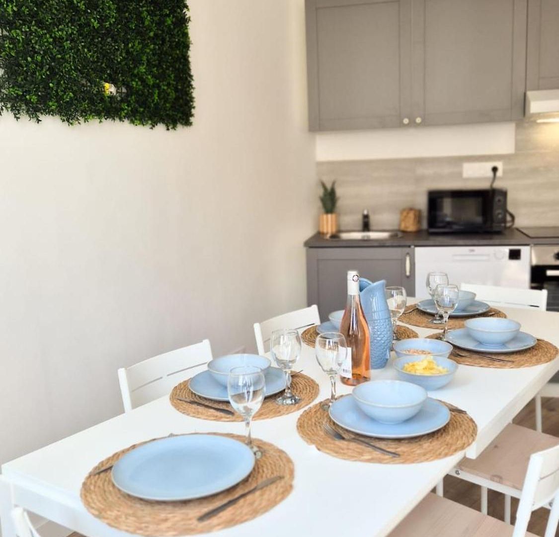 Apartment T3 Neuf Climatise 8 Pers Proche