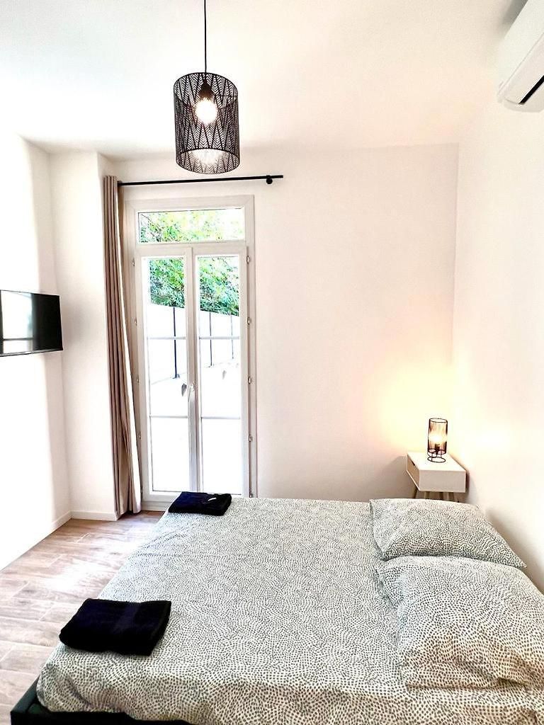 3 Chambres, Piscine Privee Et Parking *