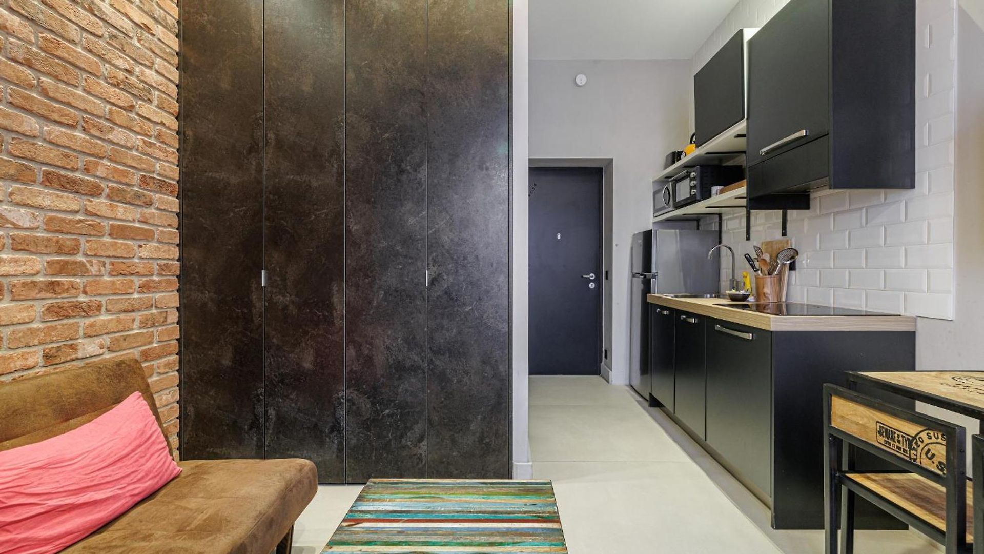 Charming 1 Bdr Downtown *