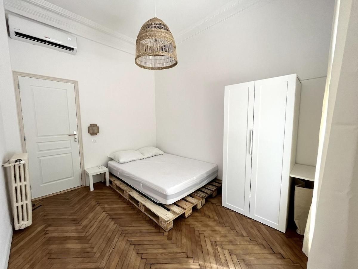 Urban Charm 6 People Near Dowtown With Air Conditioning & Netflix Apartment *