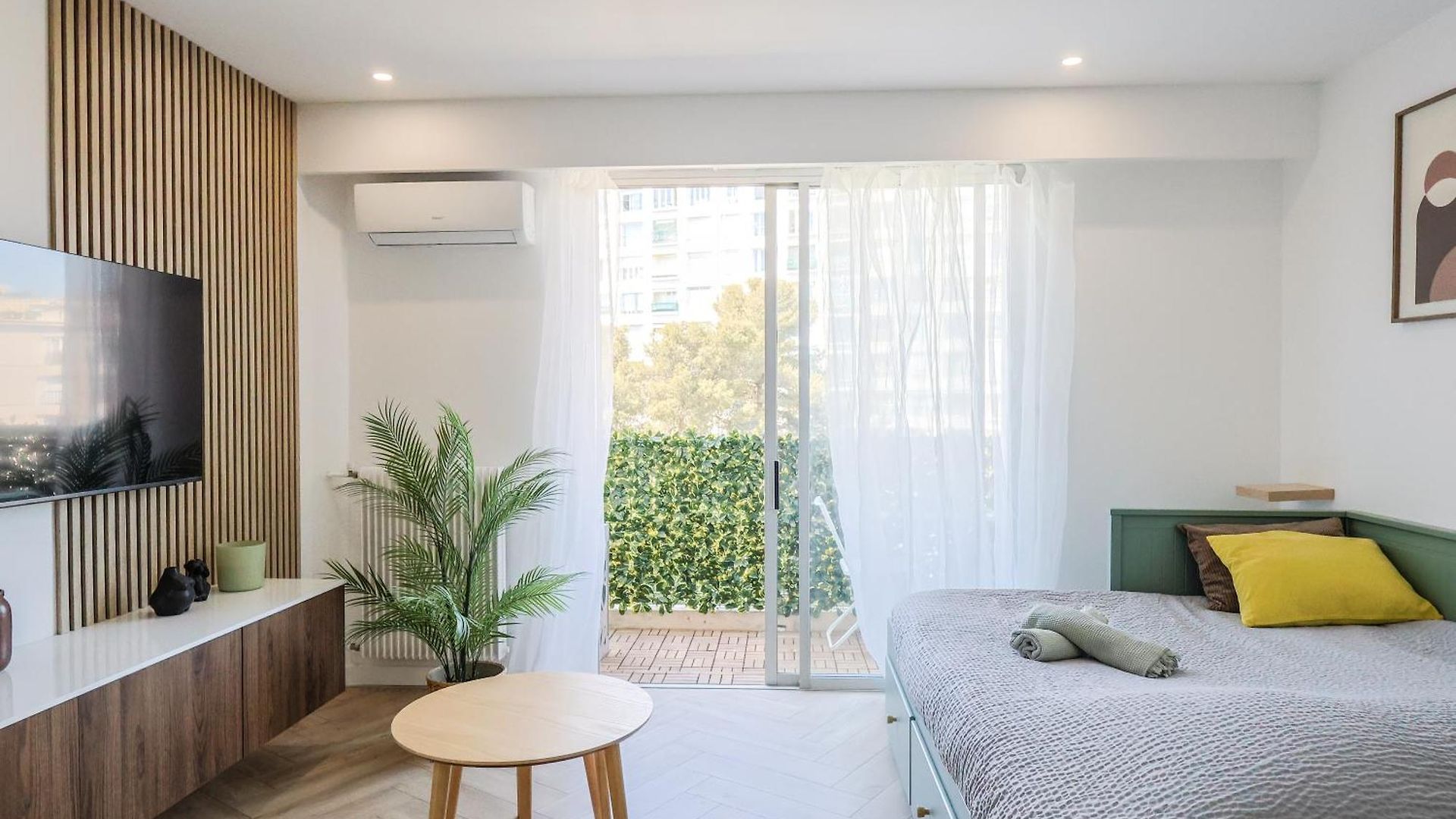 Perfectly Located Between Sea And Center Apartment