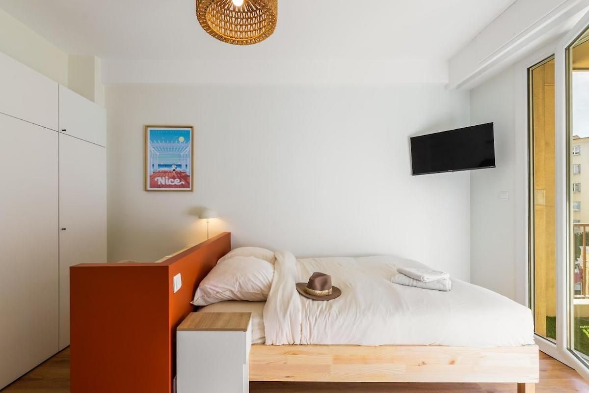 Charme Nicois, 15min De La Mer, 3 Chambres, Climatisation, Terrasse Apartment
