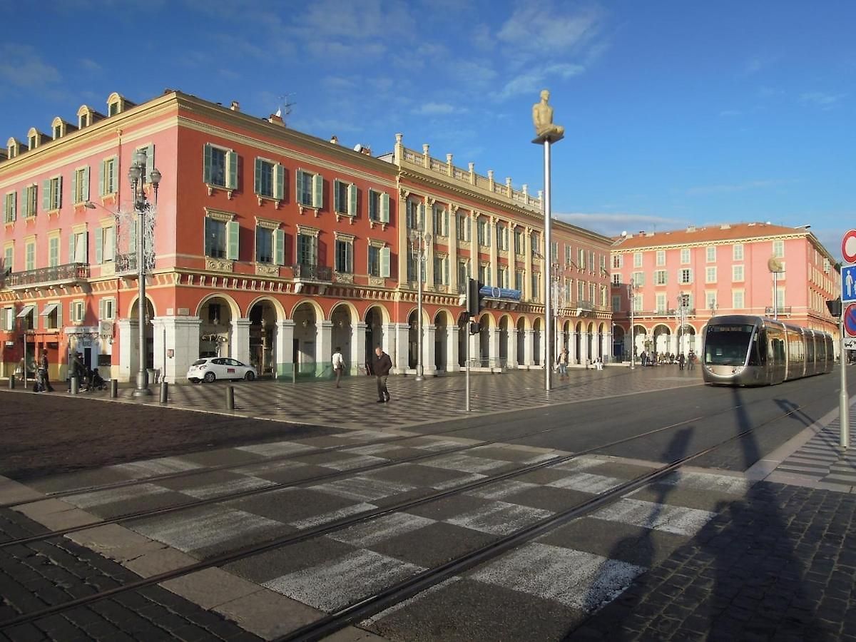 Place Massena Apartment