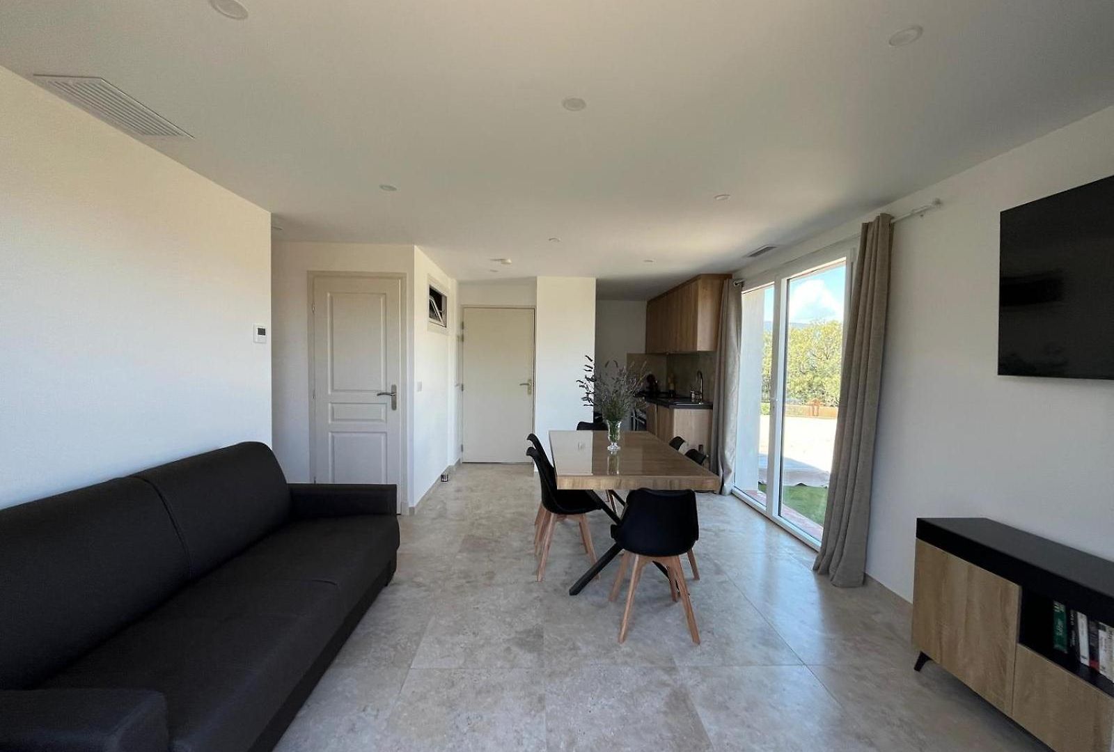 Apartment Maioun Cremat *