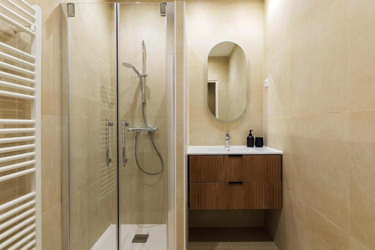 Apartment Charme Nicois, 15min De La Mer, 3 Chambres, Climatisation, Terrasse