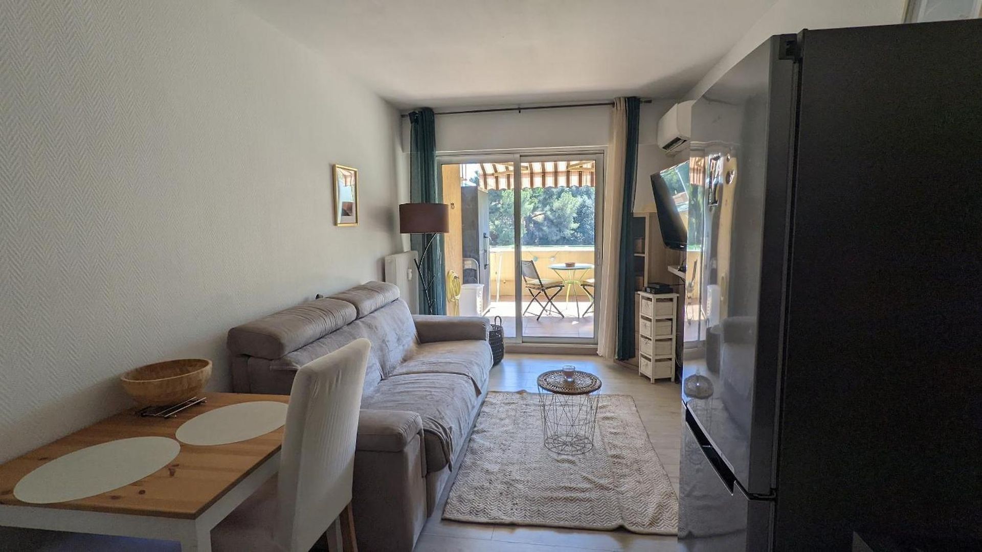 Avec Terrasse - Piscine - Tennis - Gardien Apartment *