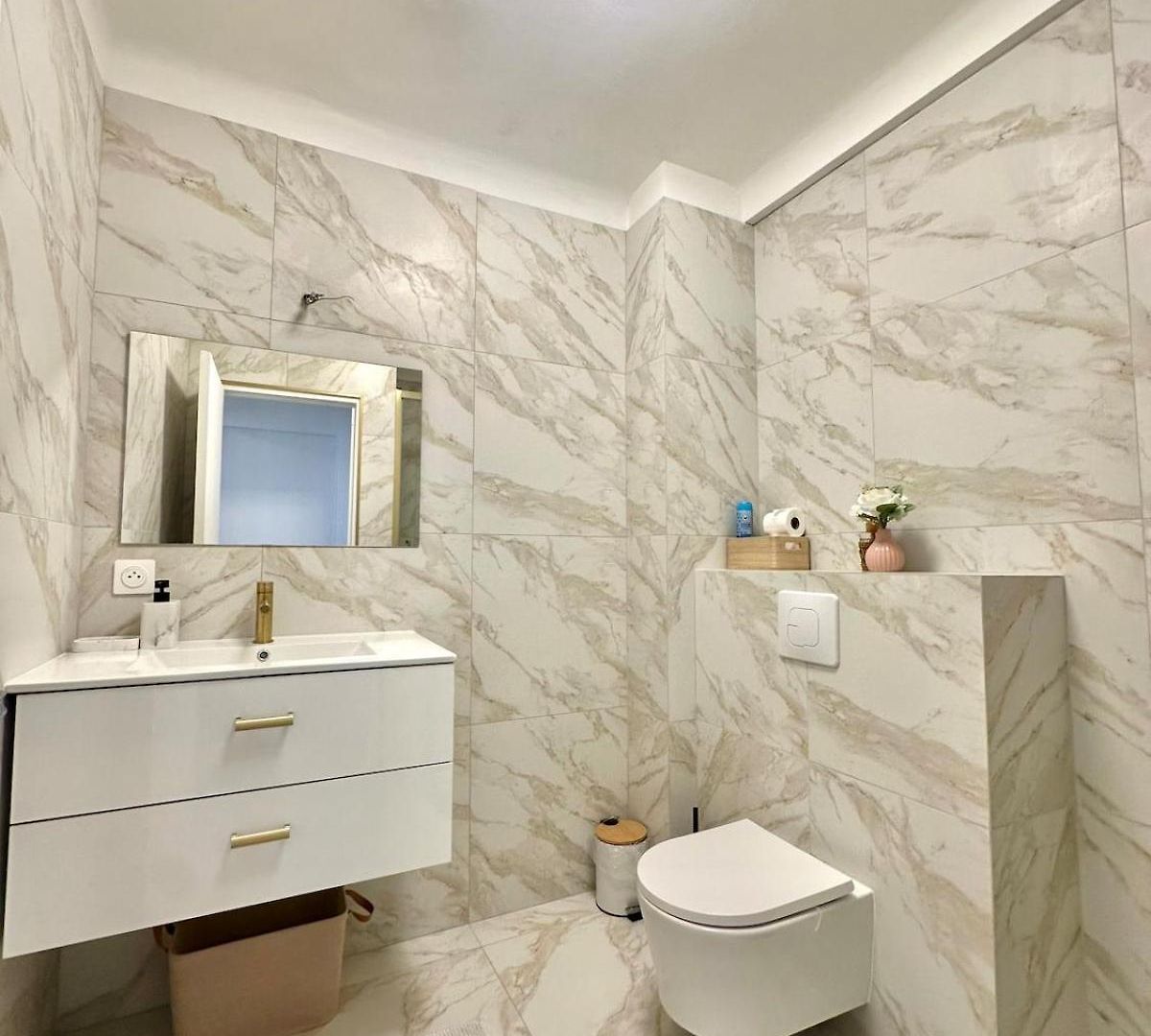 A 5min De La Climatise Apartment *