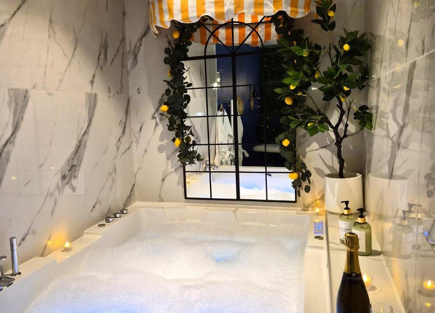 Ciao Bella Wellness - Luxury Jacuzzi, Massage Table & Ac In *