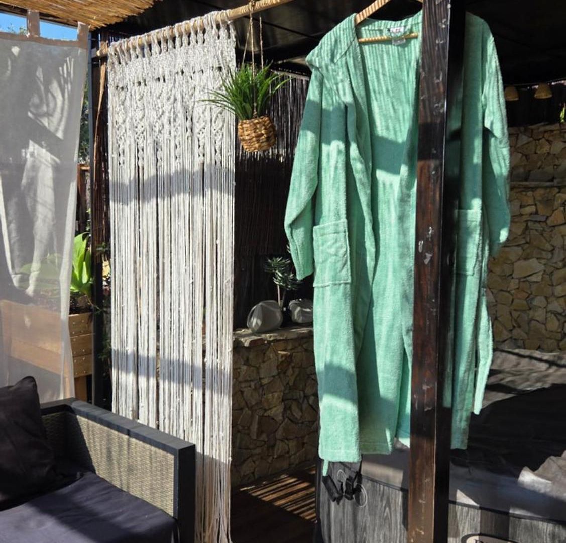 Apartment Avec Jardin Prive & Jacuzzi