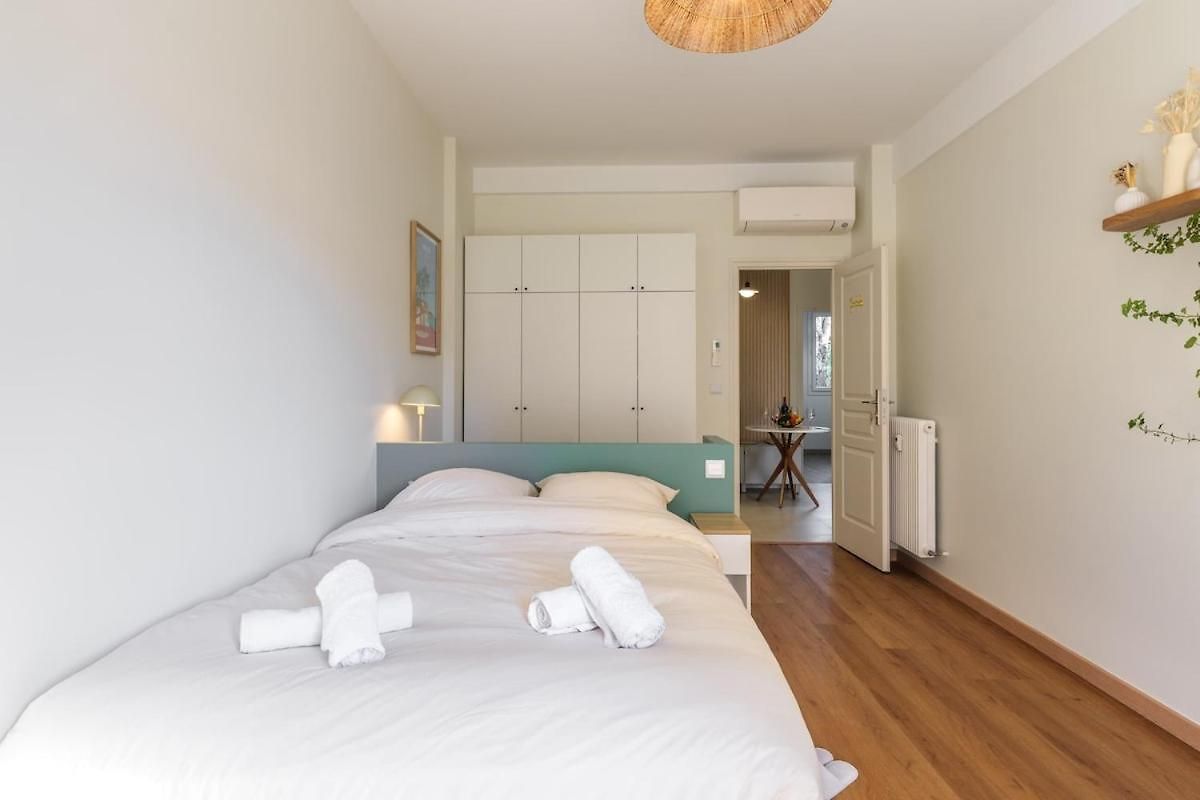 Apartment Charme Nicois, 15min De La Mer, 3 Chambres, Climatisation, Terrasse