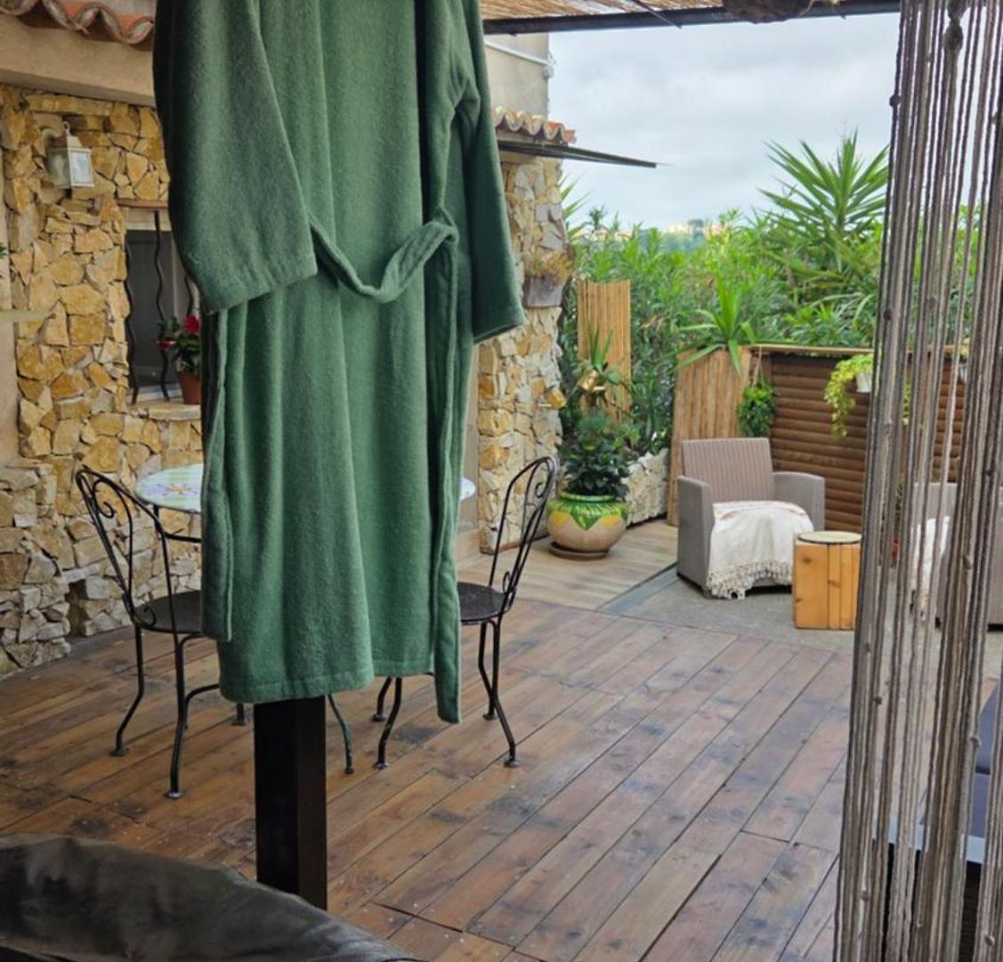 Avec Jardin Prive & Jacuzzi *