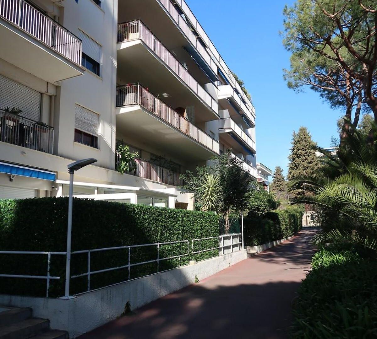 Superb 2 Bedrooms, Pools, Quiet, Near Sea Apartment Nice