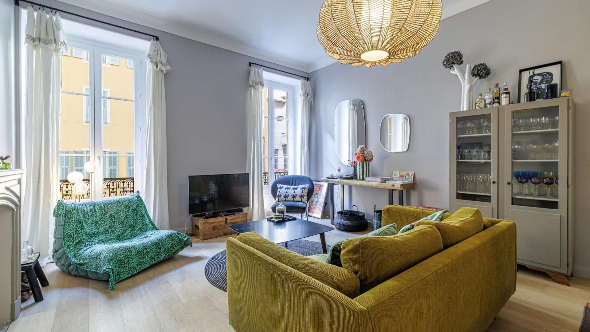 Apartment My Casa Guisol 17 - Elegant 3 Bedroom Near The Old Port *