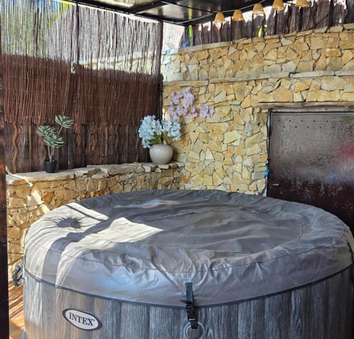 Avec Jardin Prive & Jacuzzi