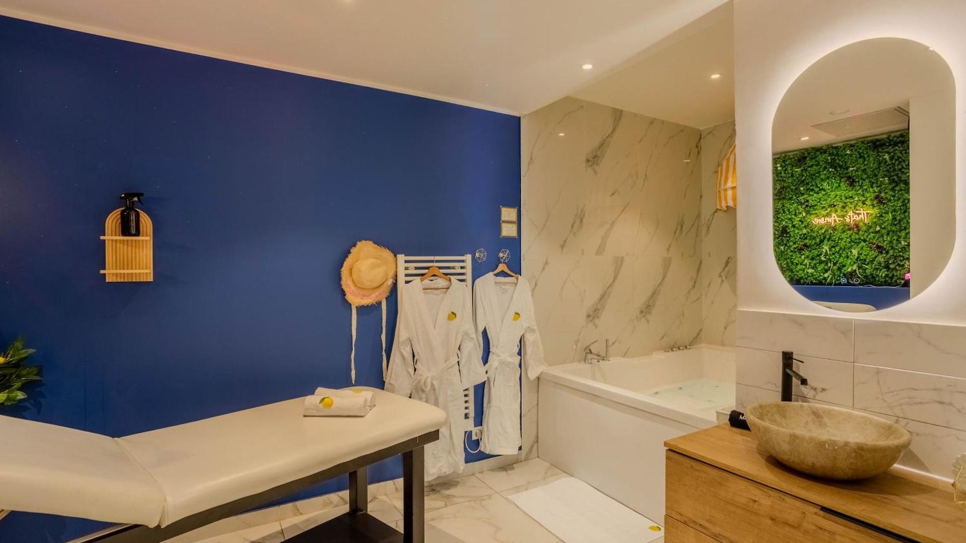 Ciao Bella Wellness - Luxury Jacuzzi, Massage Table & Ac In Appartement