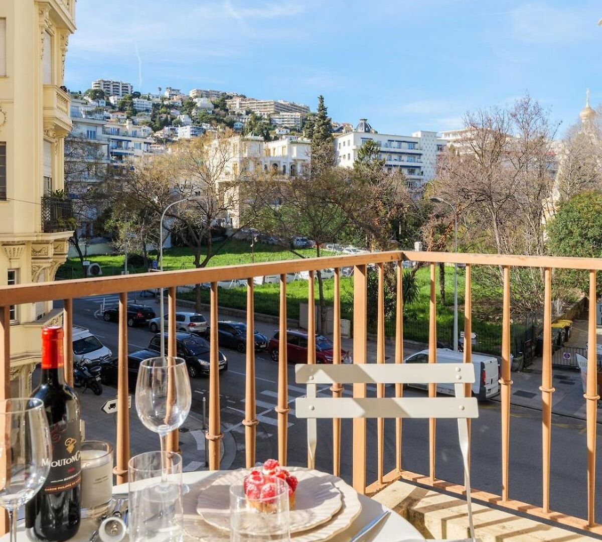 Charme Nicois, 15min De La Mer, 3 Chambres, Climatisation, Terrasse *