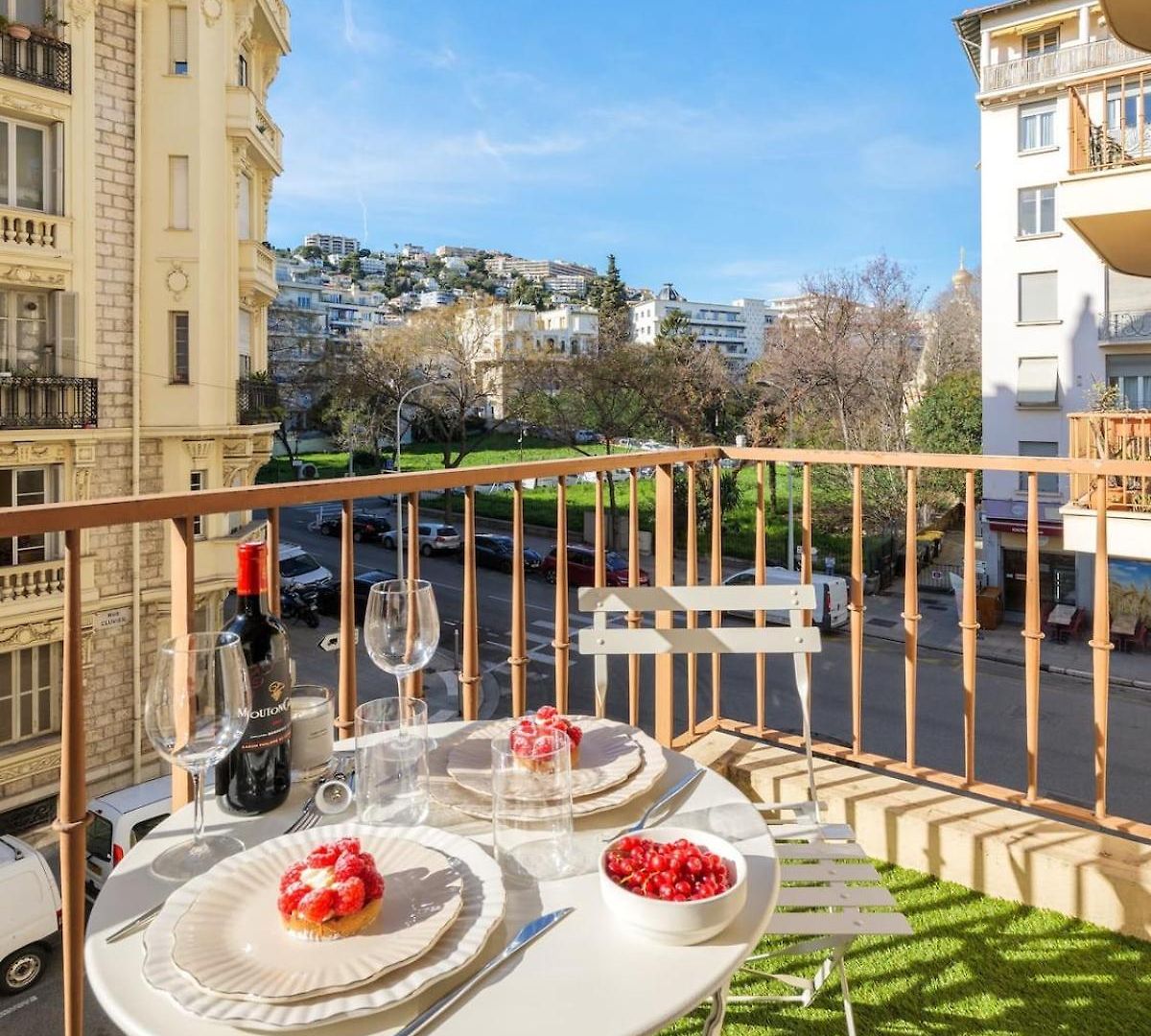 Apartment Charme Nicois, 15min De La Mer, 3 Chambres, Climatisation, Terrasse *