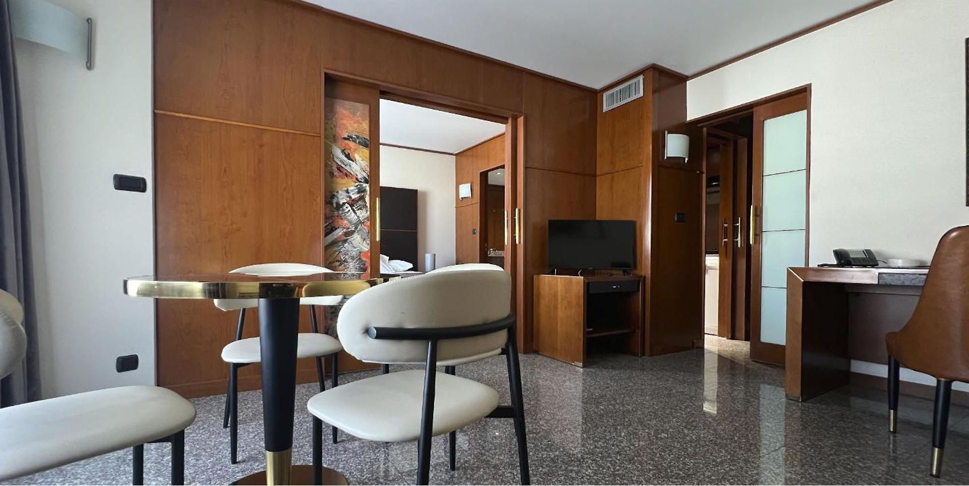 Hotel Goldstar & 4*