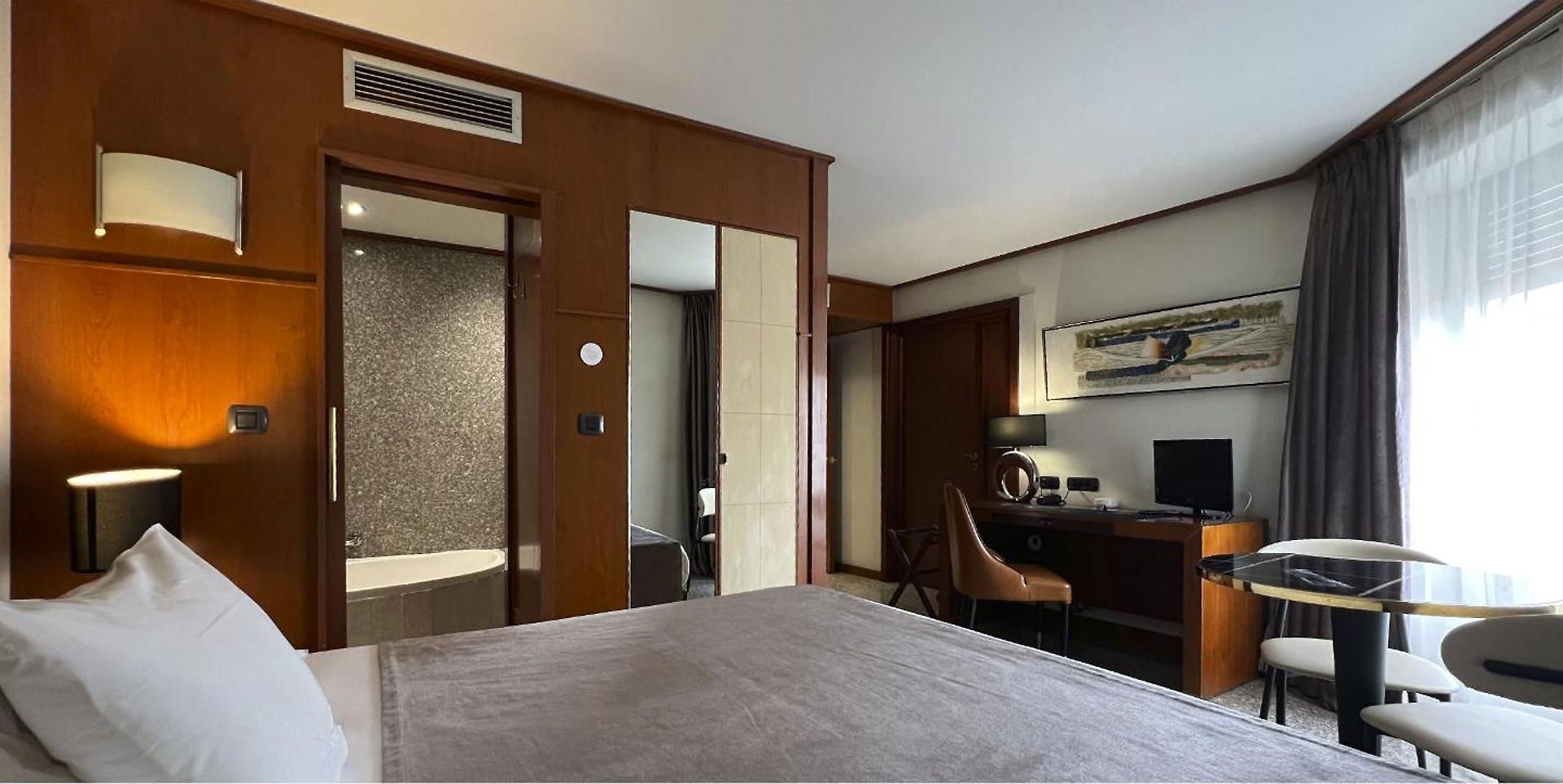 Goldstar & Hotel Nice