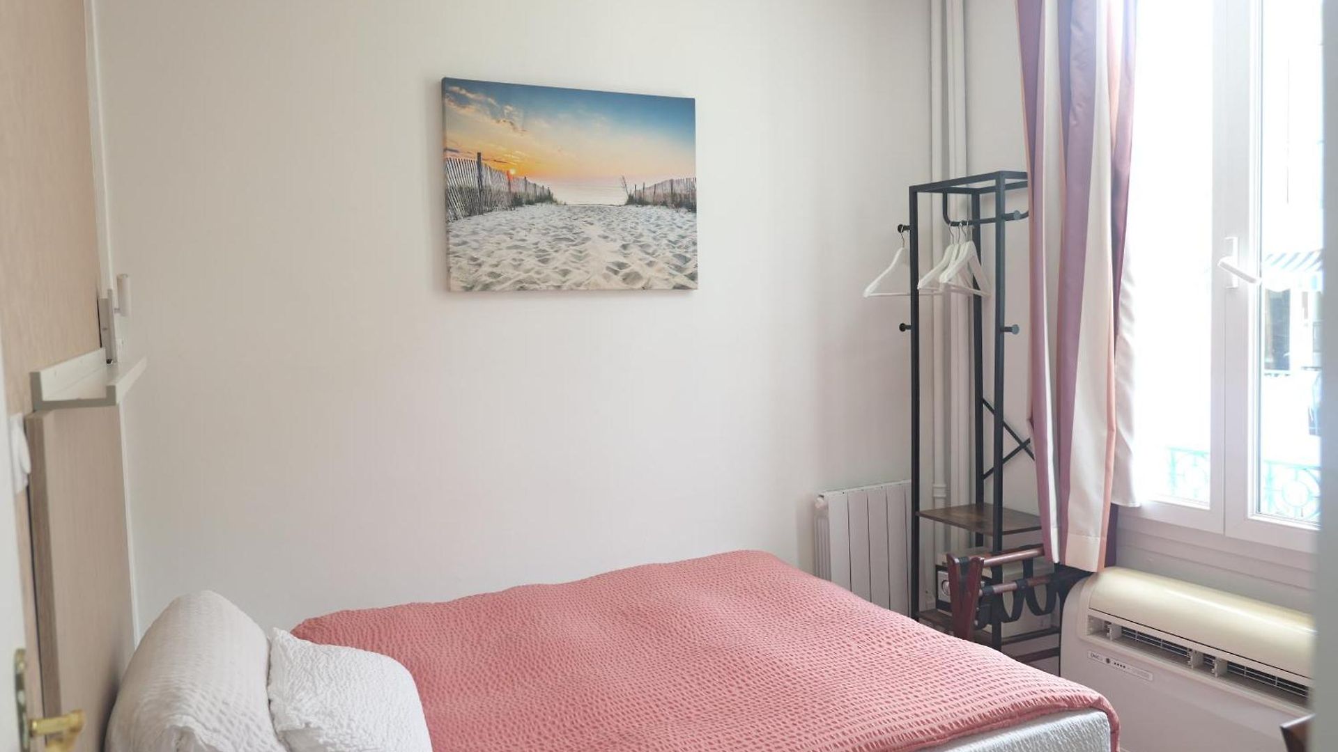 Logis Victorine Hotel