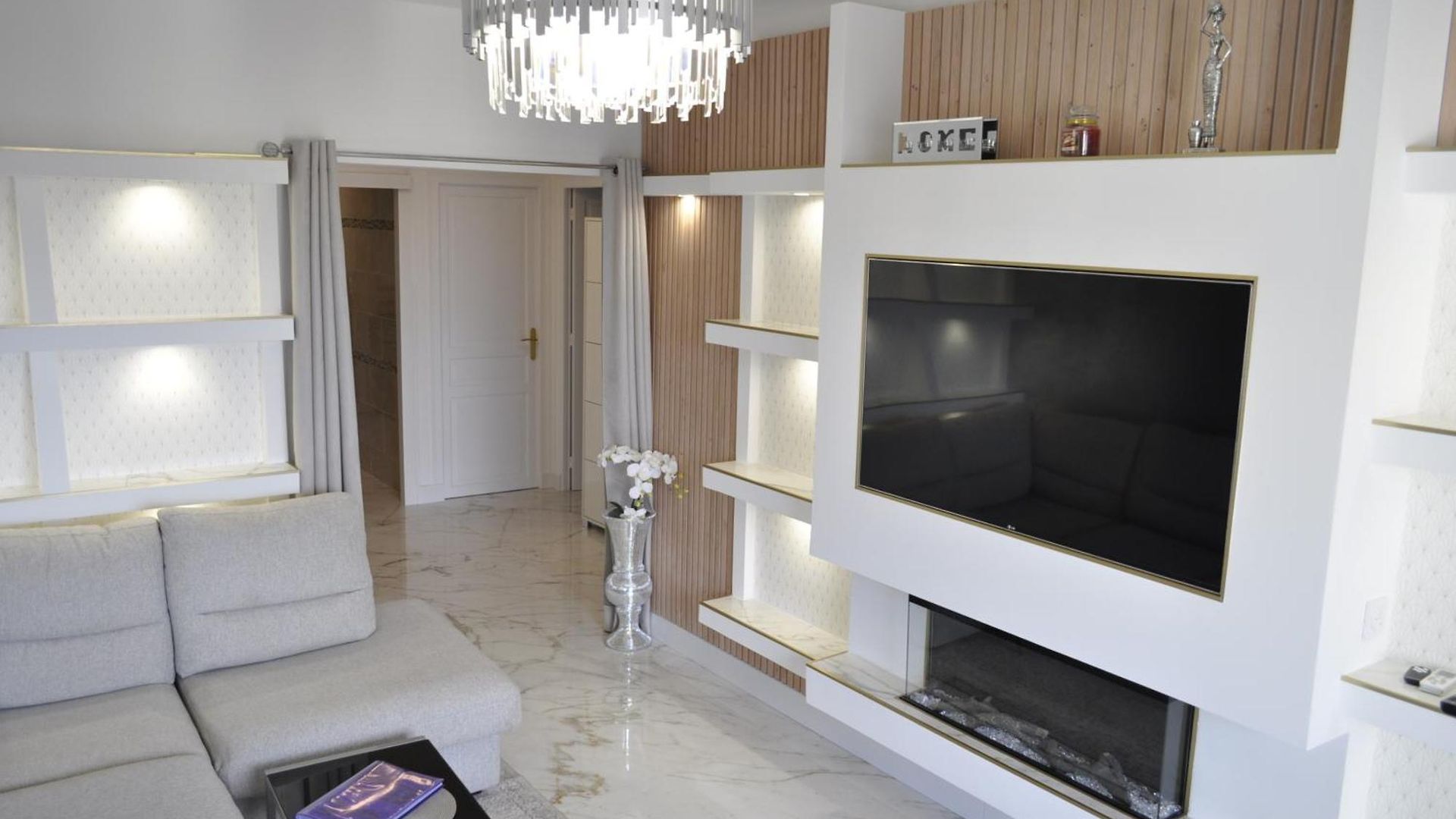 Apartment Emotion Vip *