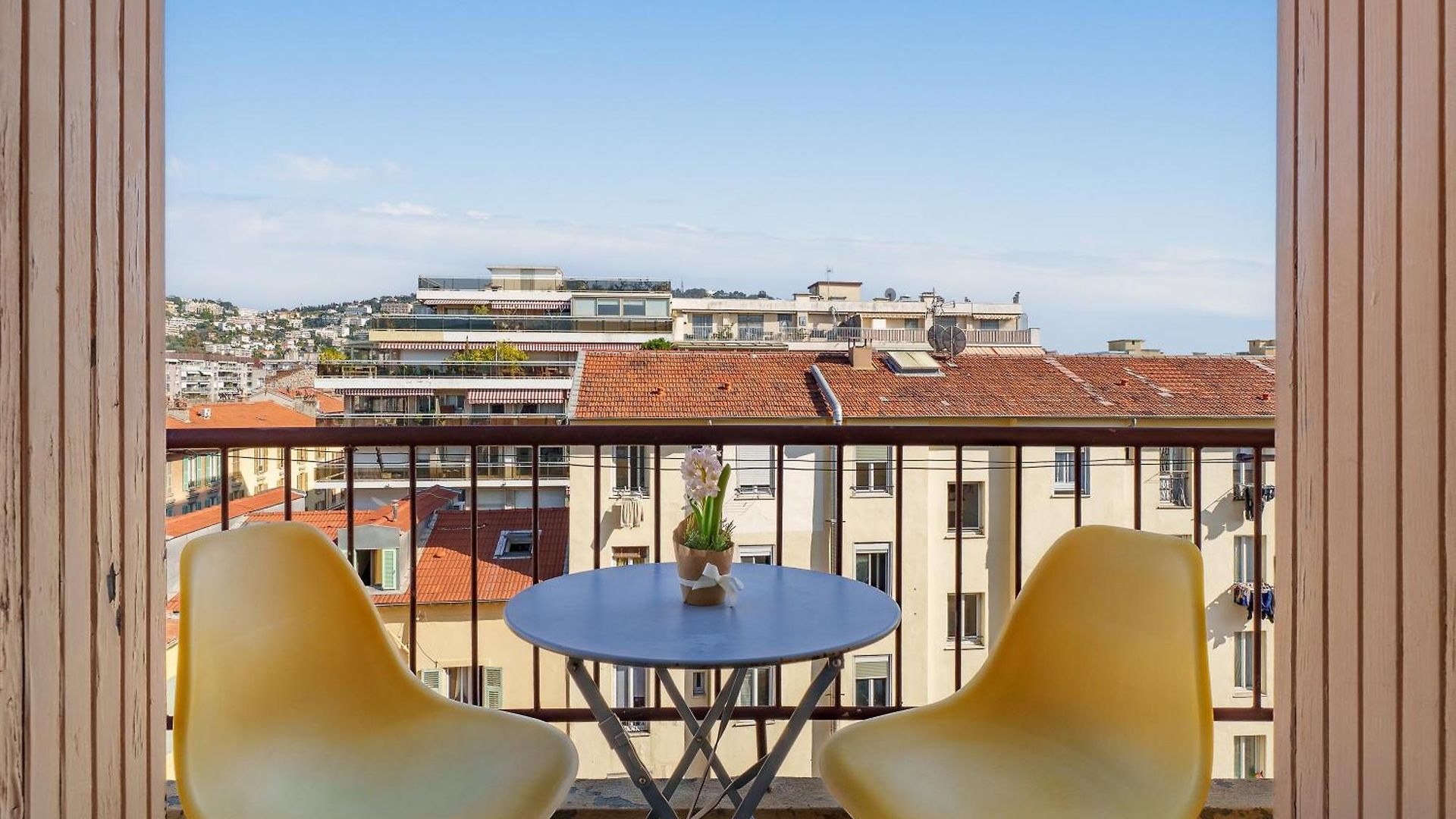 Renting - Risso - Cocoon Design Massena Paillon Balcony View & Lift Apartment *