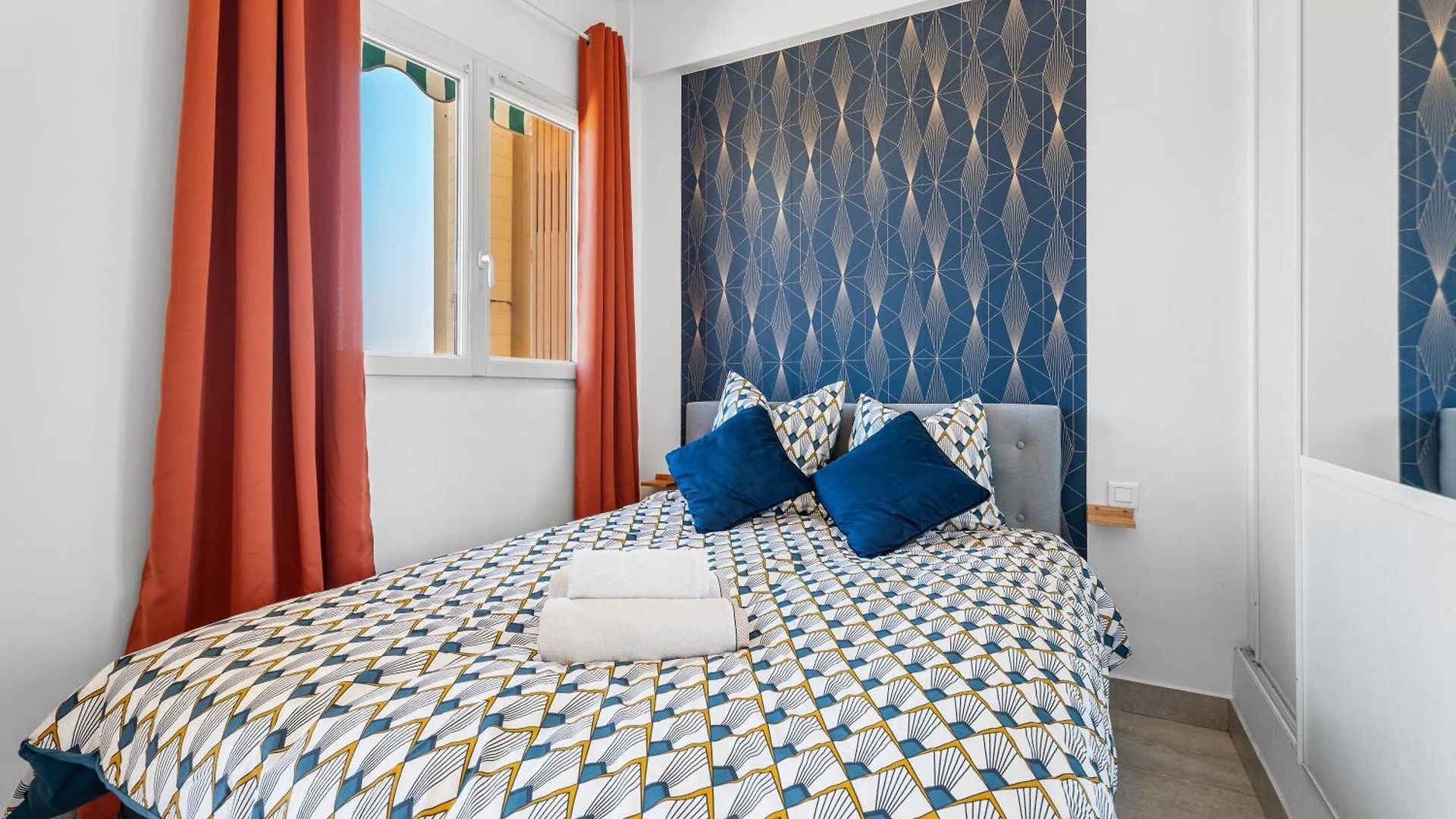 Renting - Risso - Cocoon Design Massena Paillon Balcony View & Lift