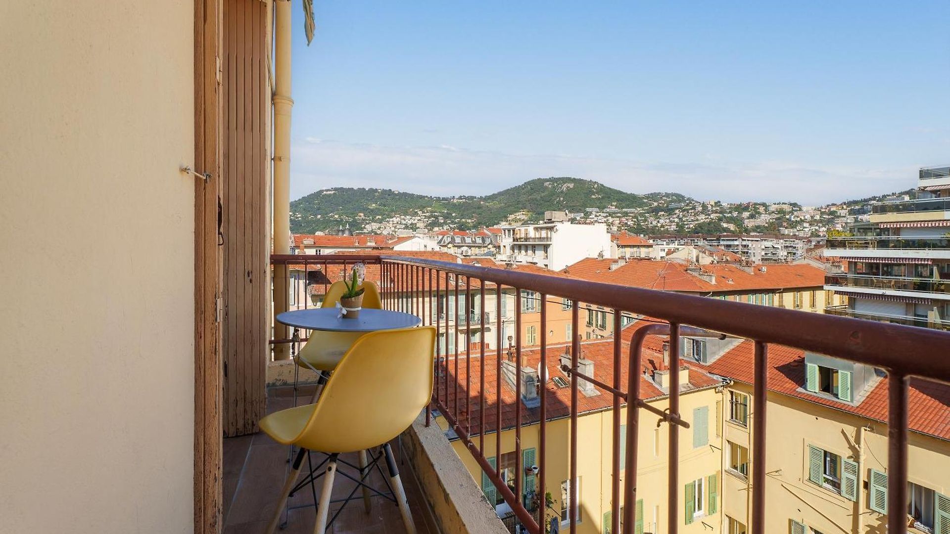 Renting - Risso - Cocoon Design Massena Paillon Balcony View & Lift