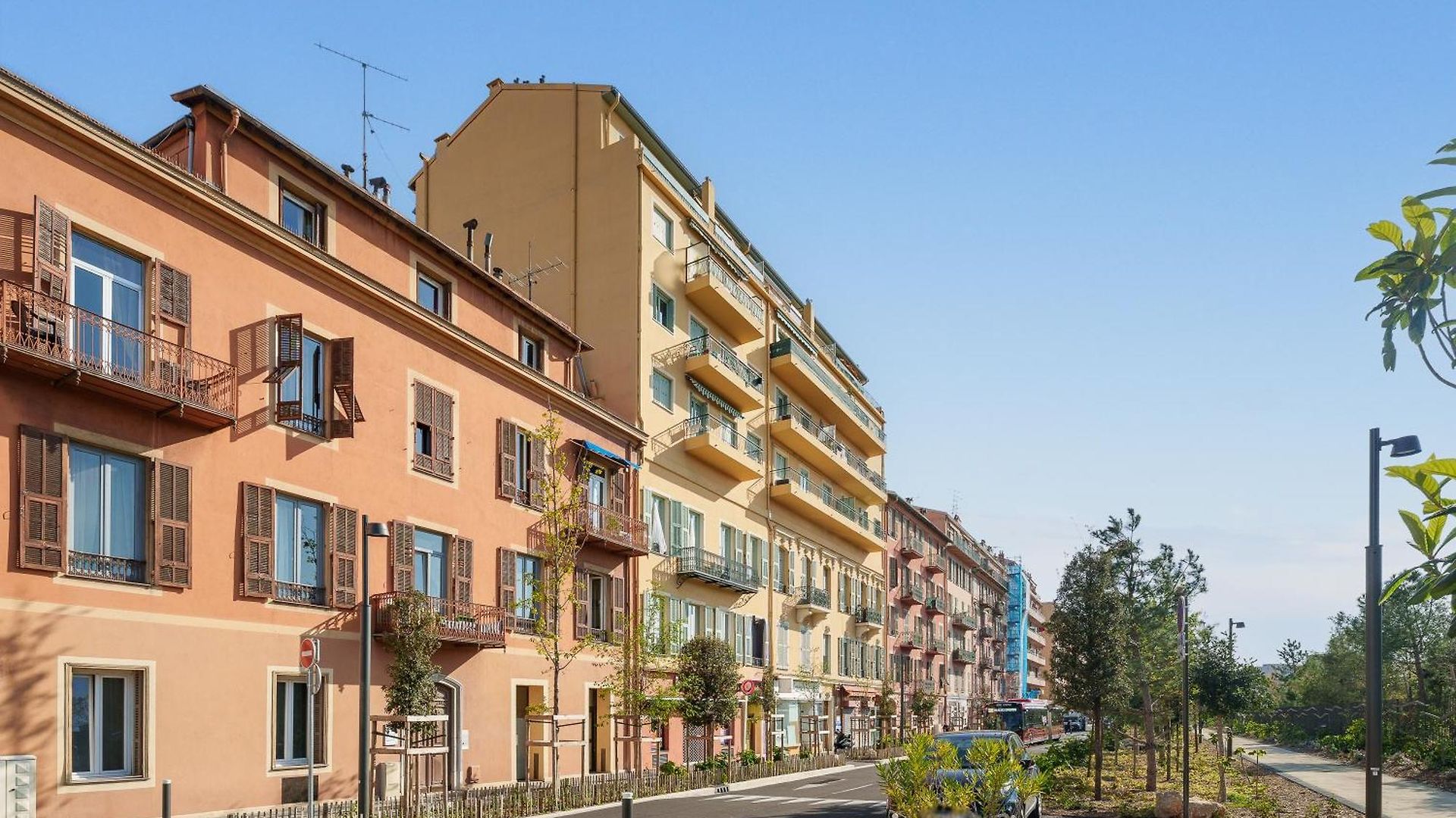 Renting - Risso - Cocoon Design Massena Paillon Balcony View & Lift