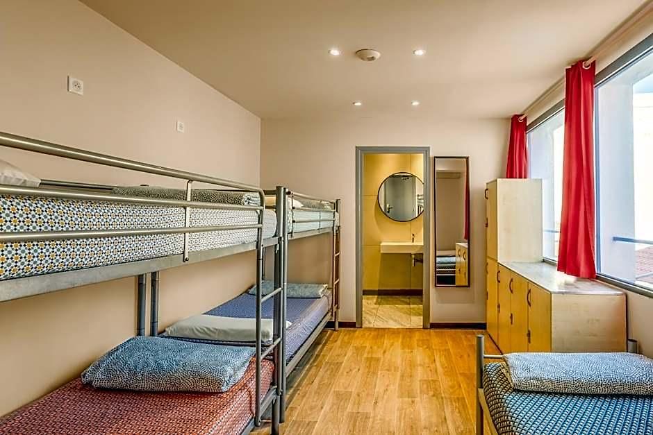 Auberge de jeunesse Saint Exupery *