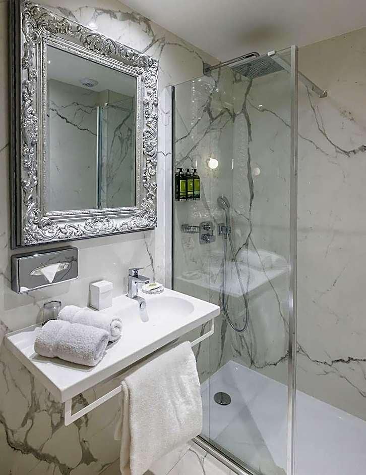 Hotel La Promenade 4*