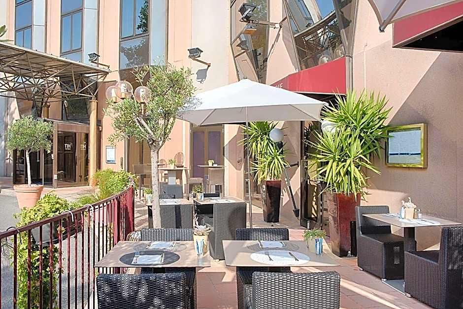 Nh Hotel 4*