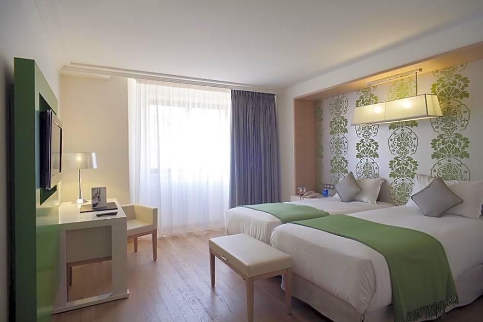 Hotel Nh 4*