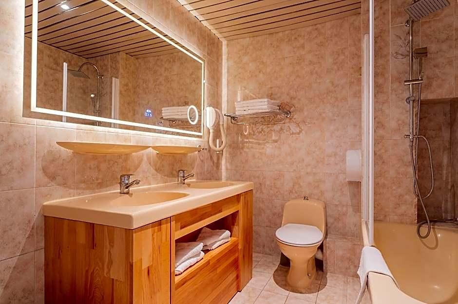 Busby 3* Nice