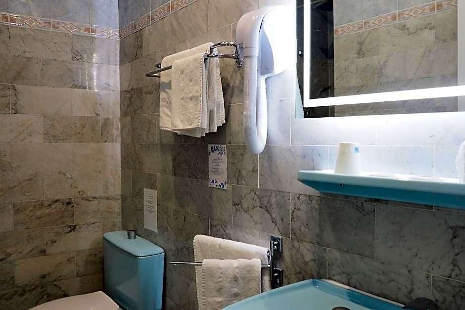 Busby Hotel 3*