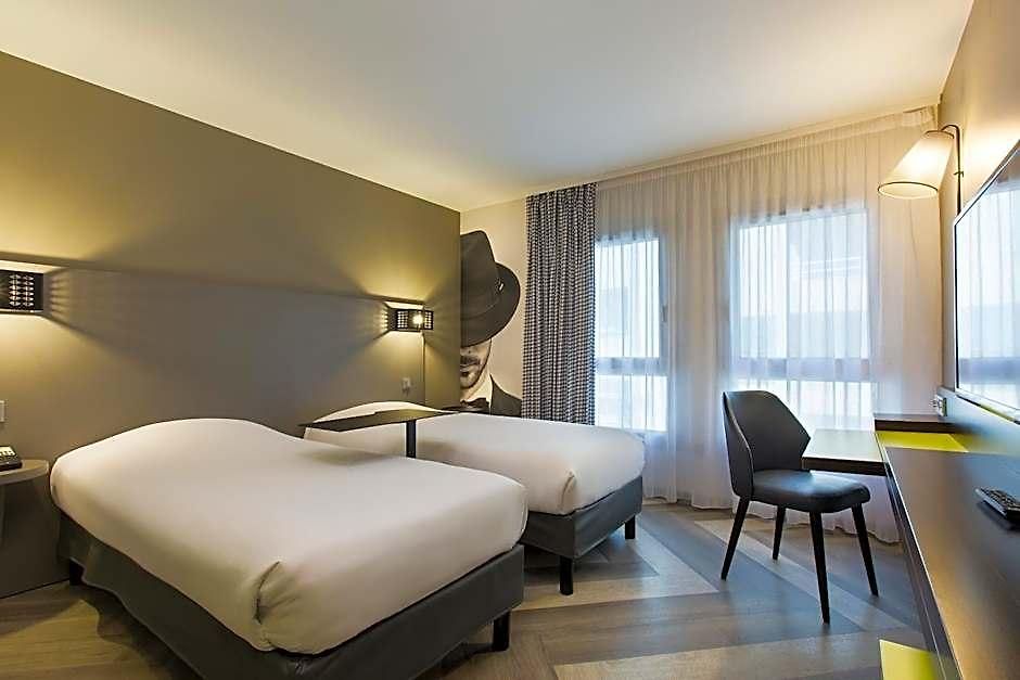 Ibis Styles Vieux Port Hotel 3*