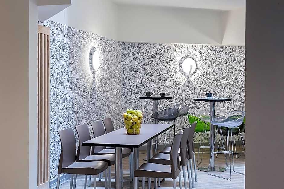 Ibis Styles Vieux Port 3*