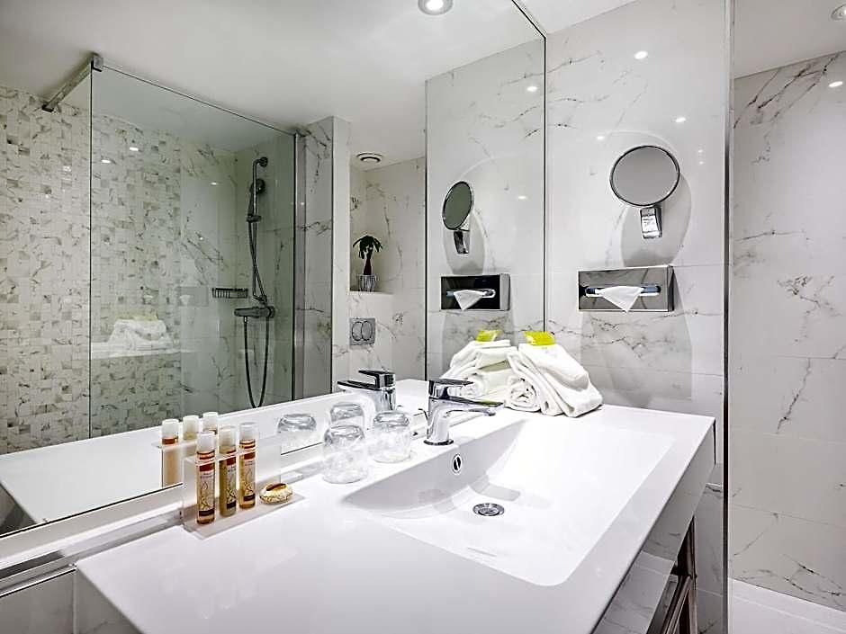 Riviera Hotel 4*