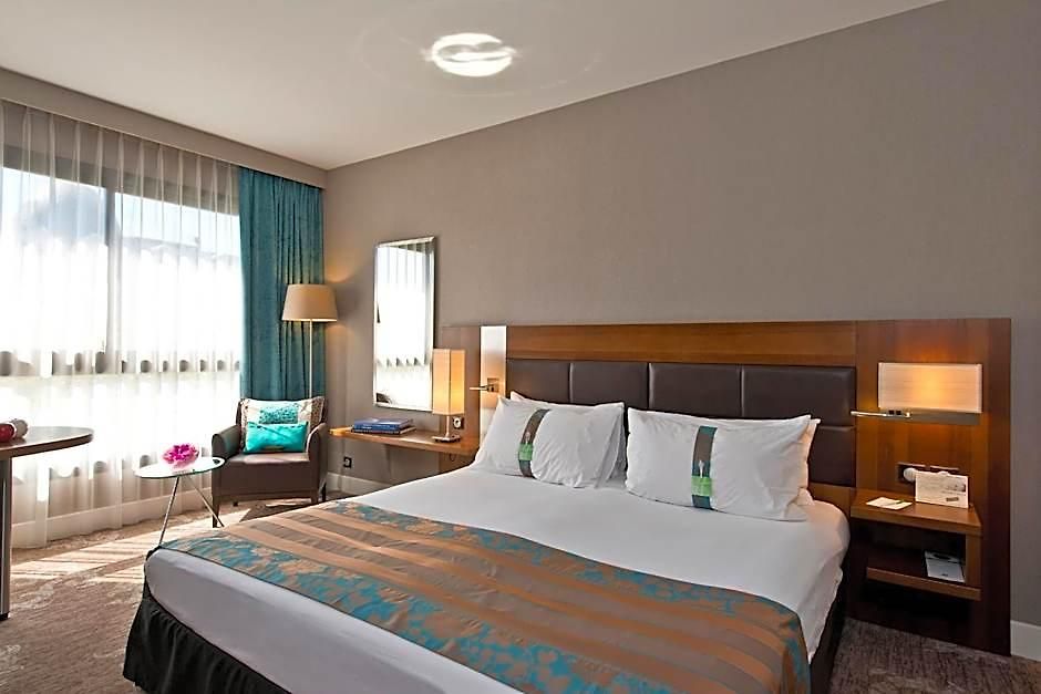By Ihg Hotel