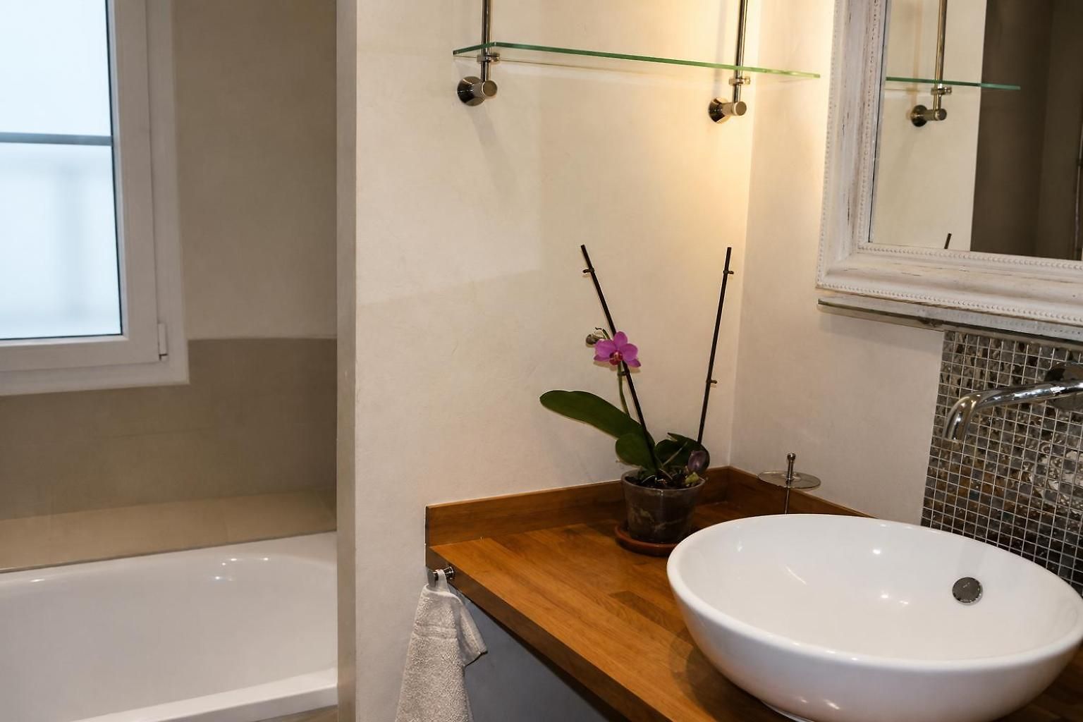 Barla 3 - A Spacious One Bedroom Near Place Garibaldi