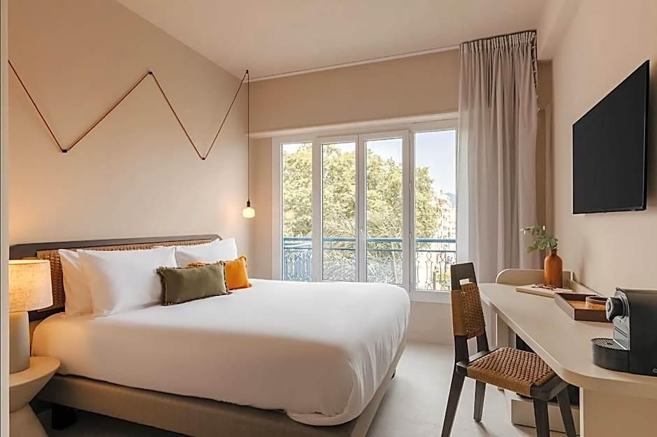 Hotel Yelo Promenade Magnan, Sonder