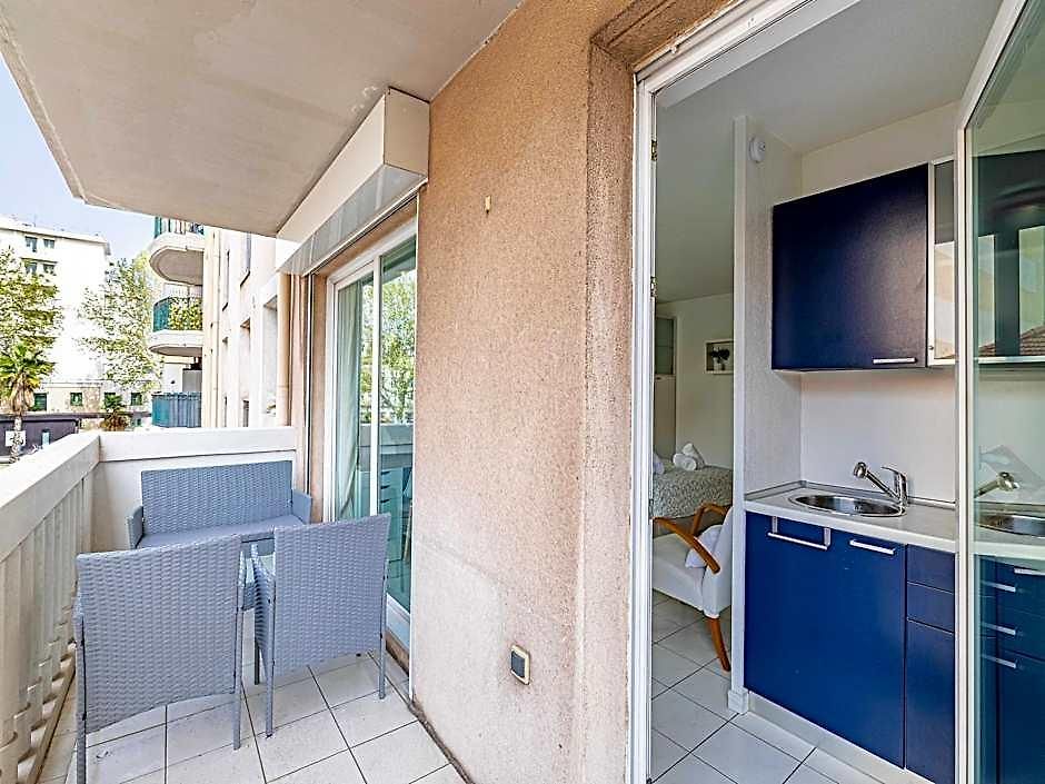 Charming With Balcony Pool -heart Of Hotel 4*