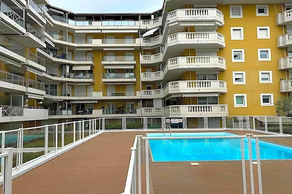 Hotel Charming With Balcony Pool -heart Of Nice