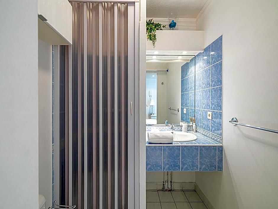 Charming With Balcony Pool -heart Of Hotel 4*