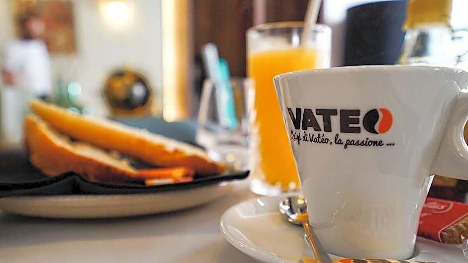 Hotel On The Massena! Free Breakfast 4*