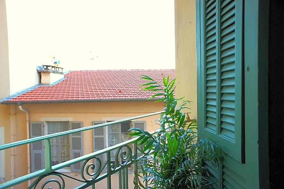 Ze Perfect Place - Antiquaire - Le Port - Harbor Hotel