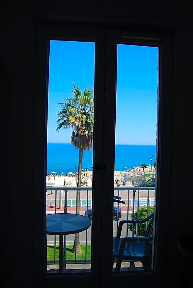 Hotel Azur 2*